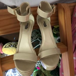 Tan Patent Wedges
